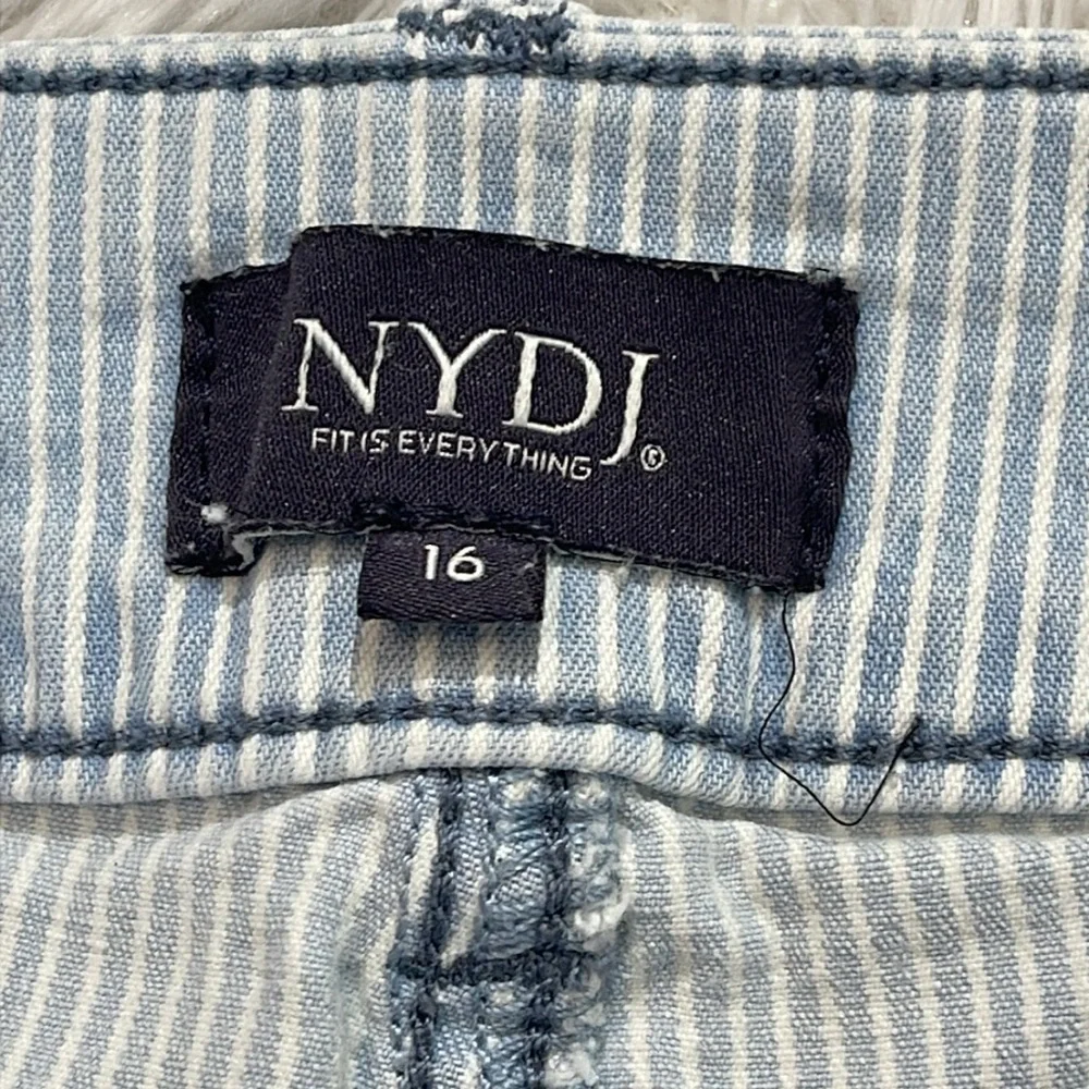 NYDJ Light Blue Striped Jean Shorts WOMENS SIZE 16 DOUBLE BUTTON